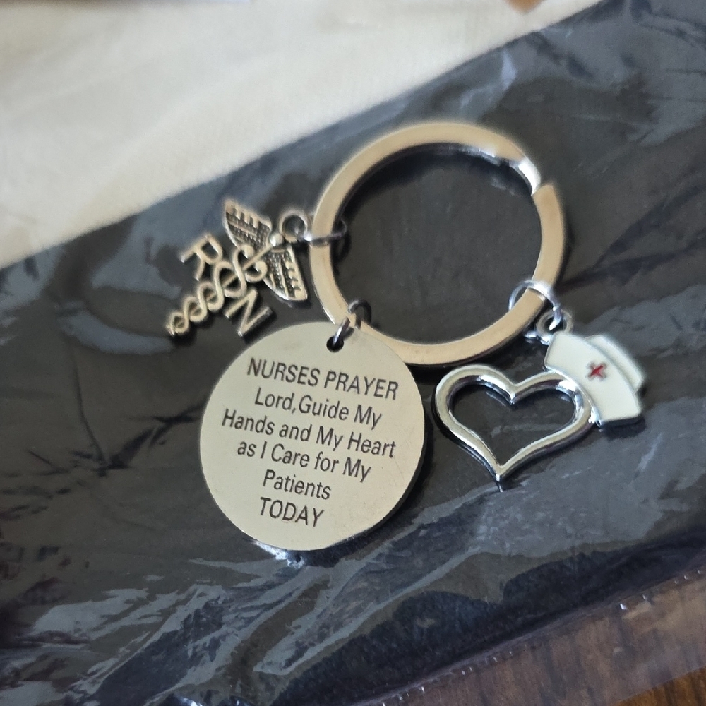 Nursing Bundle Includes 7 Items - image 4